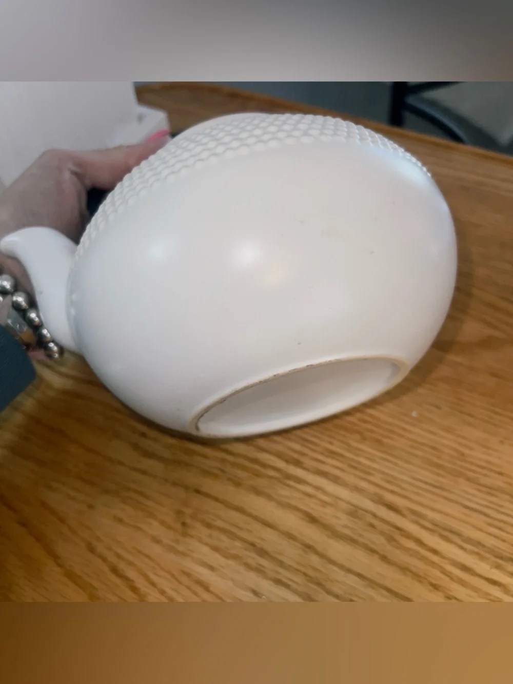 New crate and barrel serving tea pot with leaf strainer